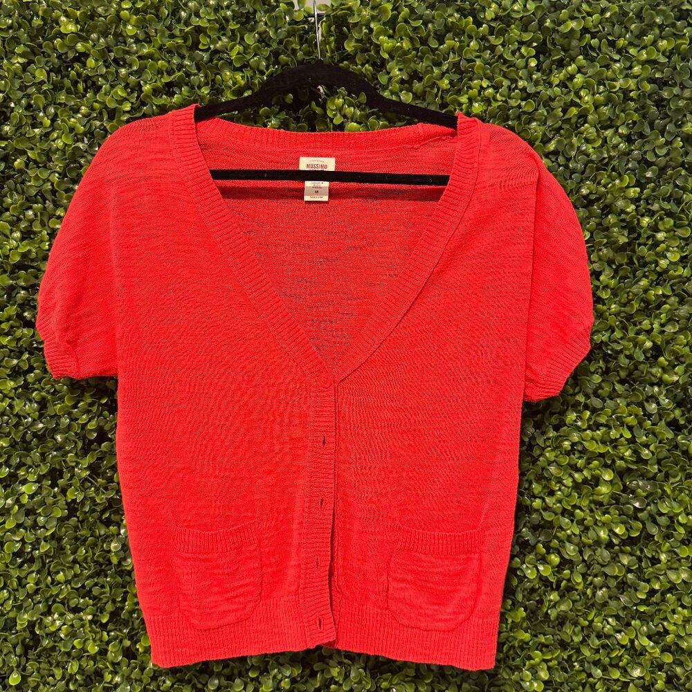 redish pink short sweater